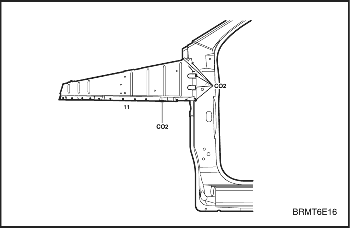 Приварить стойку колесной арки точечной сваркой, как показано на рисунке.