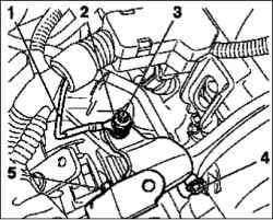 Замена регулятора генератора (двигатель Z18XE, с кондиционером)