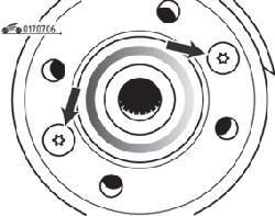 Винты крепления тормозного диска к ступице колеса (стрелки)