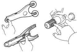 Места нанесения консистентной смазки на вилки выключения сцепления, вилки и толкателя и точки опоры вилки