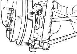 Расположение гаек крепления верхнего и нижнего поперечных рычагов к заднему поворотному кулаку на моделях до 2001 года