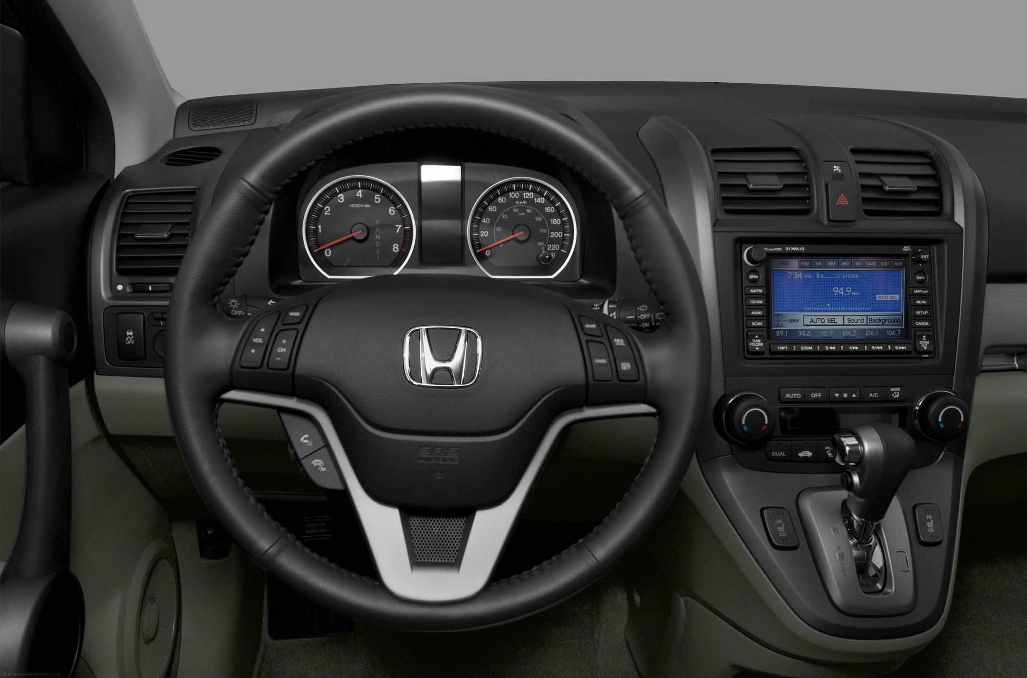 Honda CR-V Mark III салон (Хонда СР-В рестайлинг 2011)