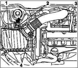 Снятие и установка генератора (двигатель Z18XE, с кондиционером)