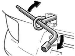 Затягивание передней проушины с помощью колесного ключа