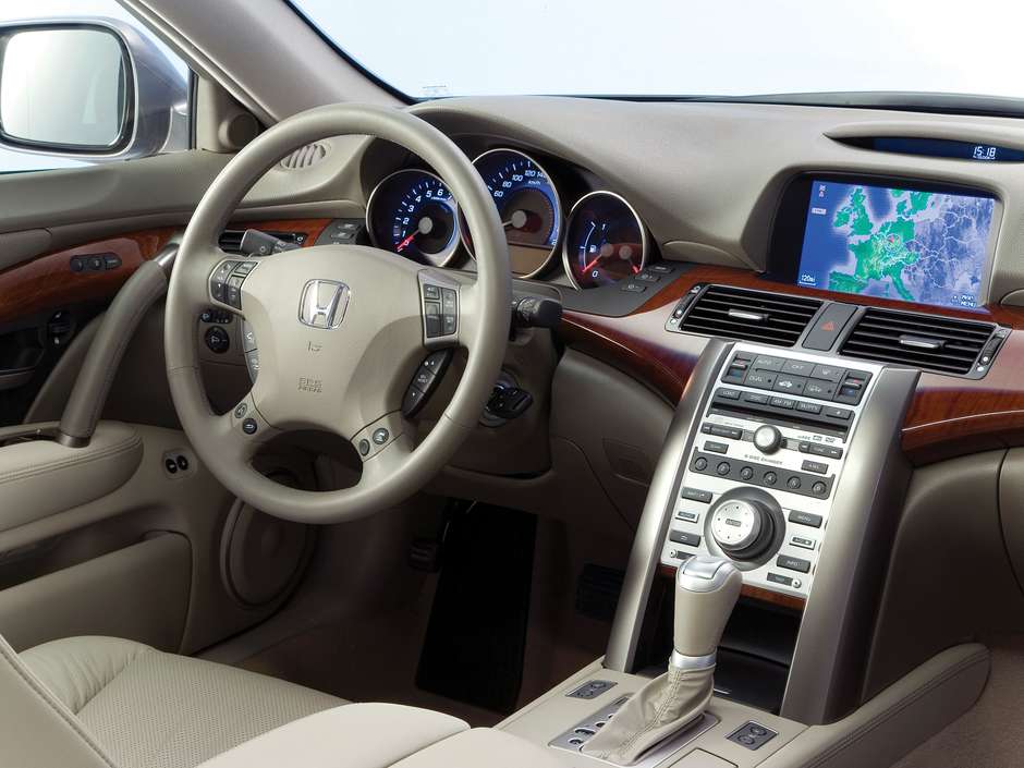 Honda Legend Mark IV салон (Хонда Легенд 2004-2012)